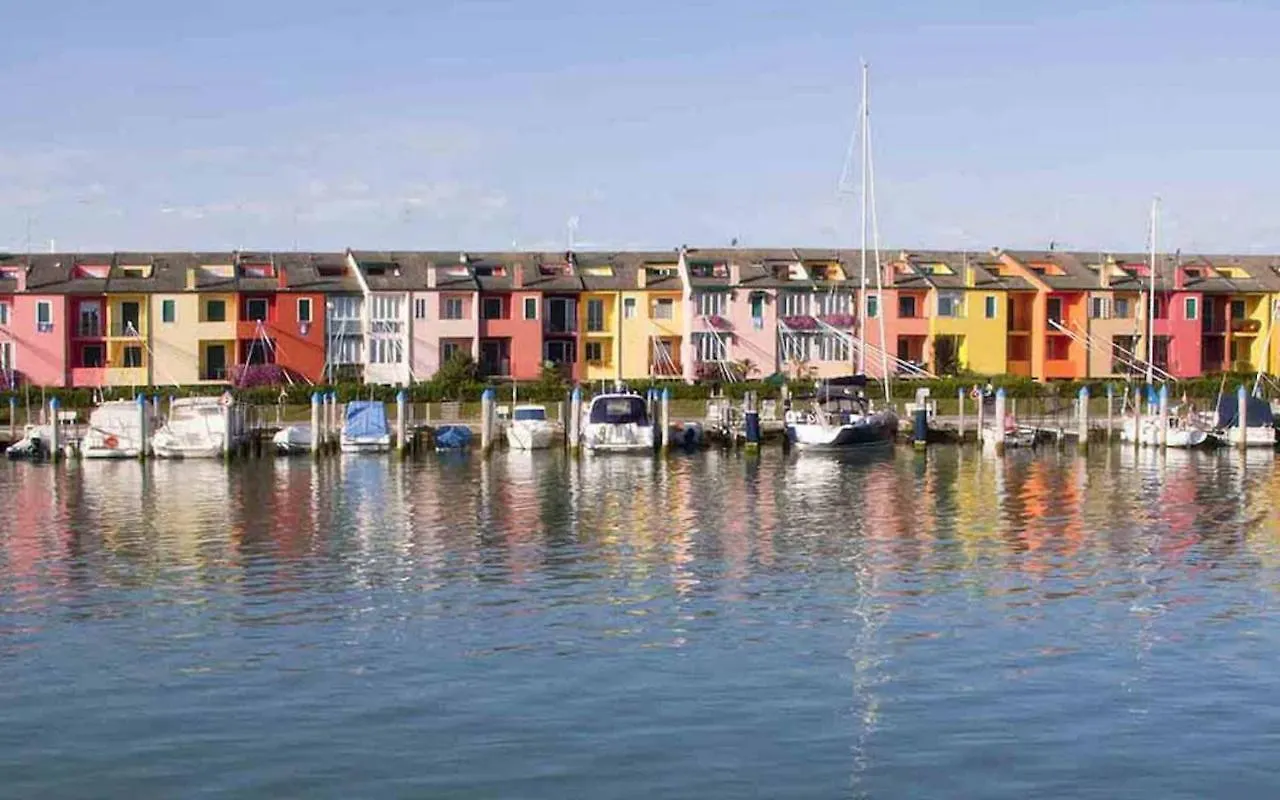 Apartment Studio For 4 People With Terrace-Beahost Rentals Porto Santa Margherita di Caorle Italy