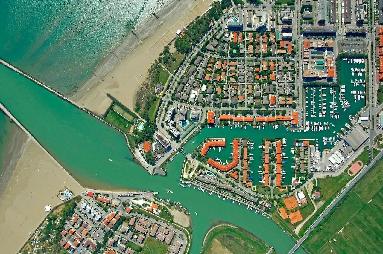 Studio For 4 People With Terrace-Beahost Rentals Porto Santa Margherita di Caorle Italy