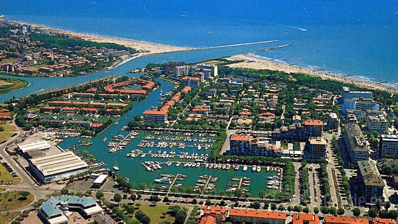 Apartment Studio For 4 People With Terrace-Beahost Rentals Porto Santa Margherita di Caorle